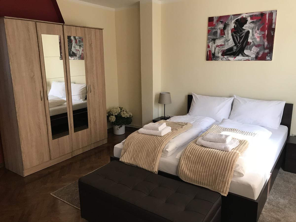 Five Apartments Indija Extérieur photo